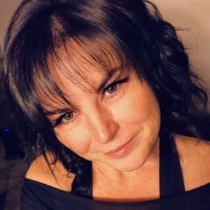 Meet your Posher, Monia